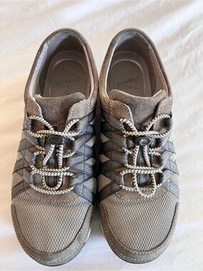 Dansko Women's Gray Casual Lace-Lock Sneakers